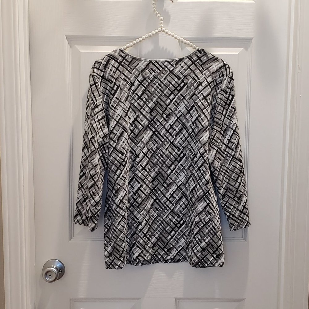 Karen Scott 3/4 Sleeve Grey Patterned Shirt - Picture 3 of 7